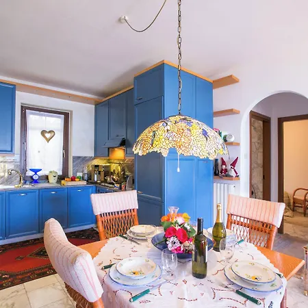 Veranda Di Apartment Menaggio